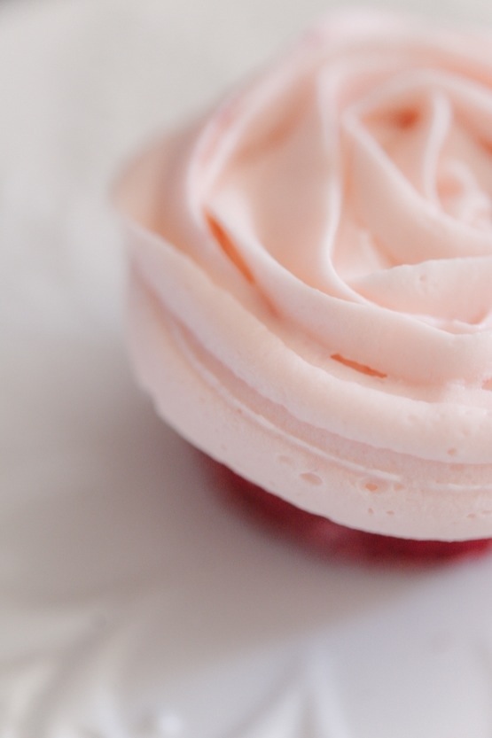 Red Velvet Cupcakes with Cream Cheese Icing | AndreaDozier.com